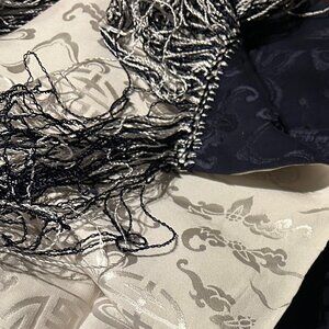 Oversized Shanghai Tang 100% Silk Reversible Scarf – Navy & White